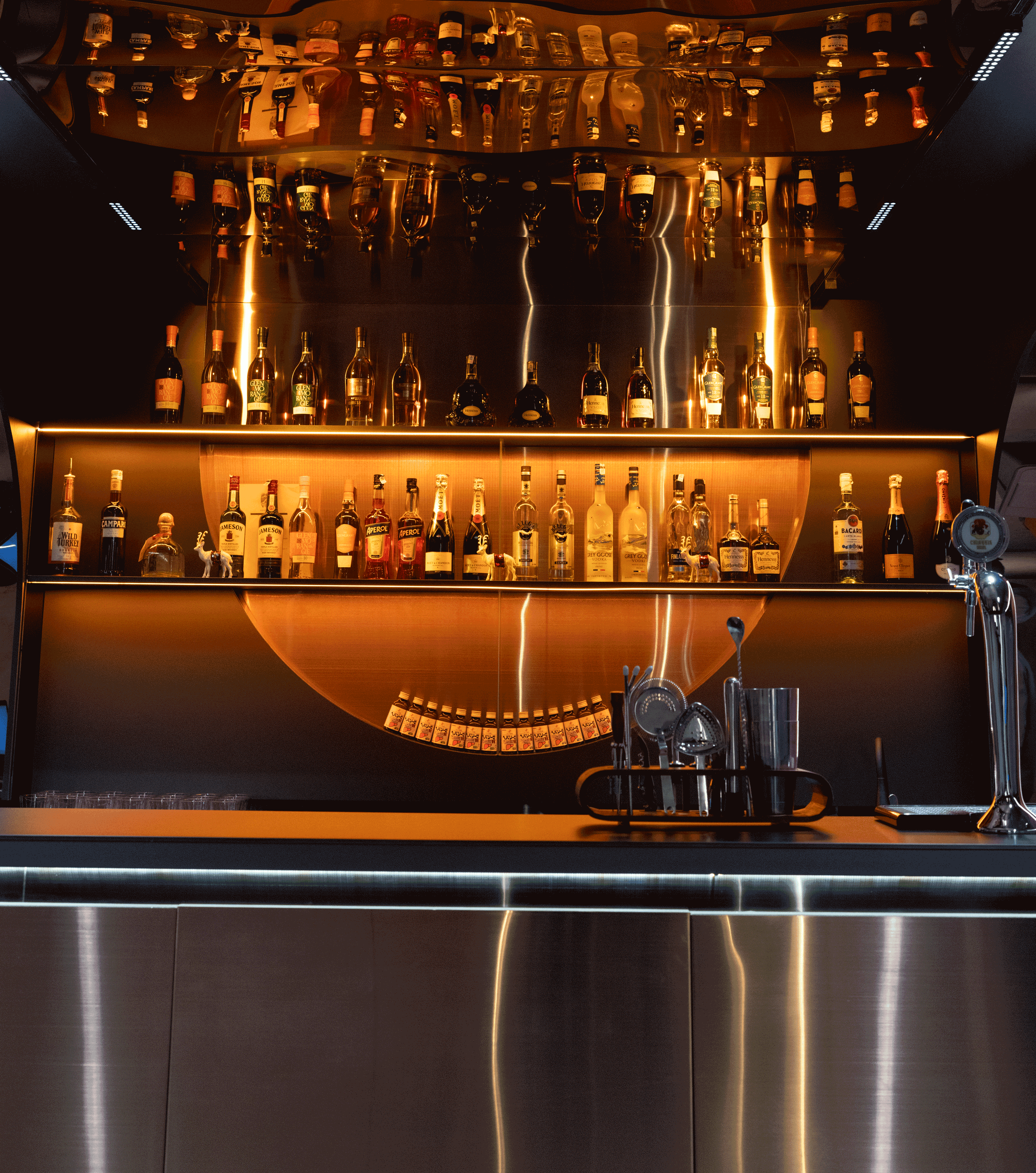Bishrelt Hotel karaoke lounge